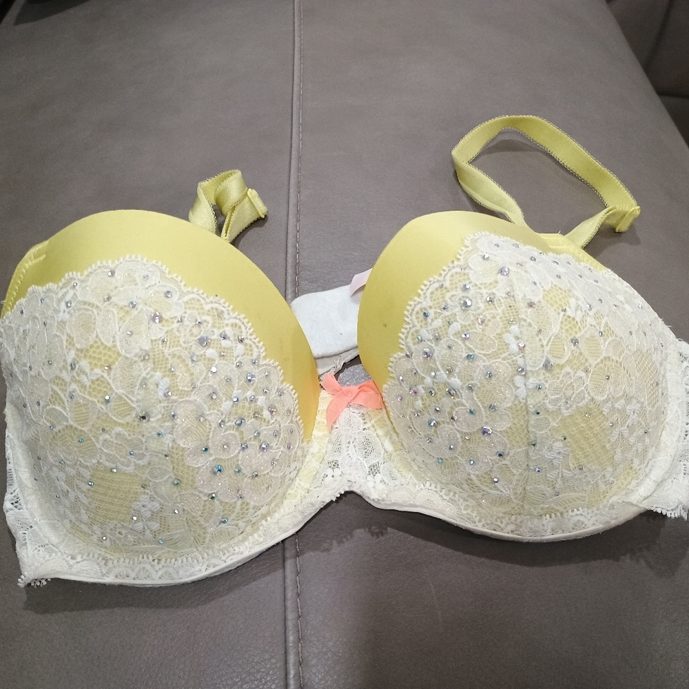 Victoria's Secret Yellow and White Lace Bra